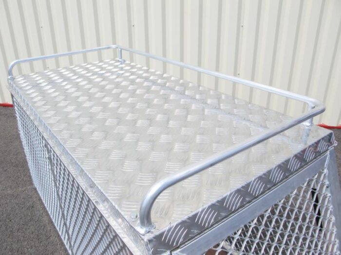 Coffre aluminium transport chien 1770x700x850 mm - Sécurité et confort